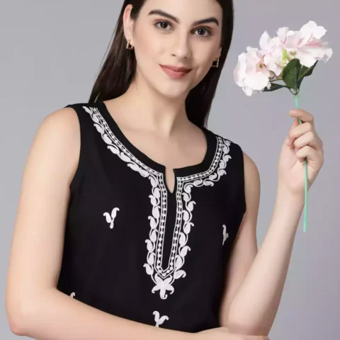 laiba-black-sleeveless-short-kurti6-1.webp
